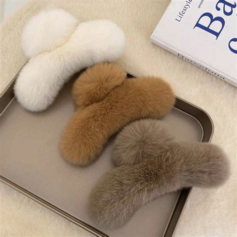 Winter Faux Fur Hair Claw Elegant Acrylic Hairpins Plush Hair Clip