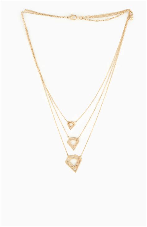 DAILYLOOK Layered Diamond Cutout Necklace in Gold | DAILYLOOK