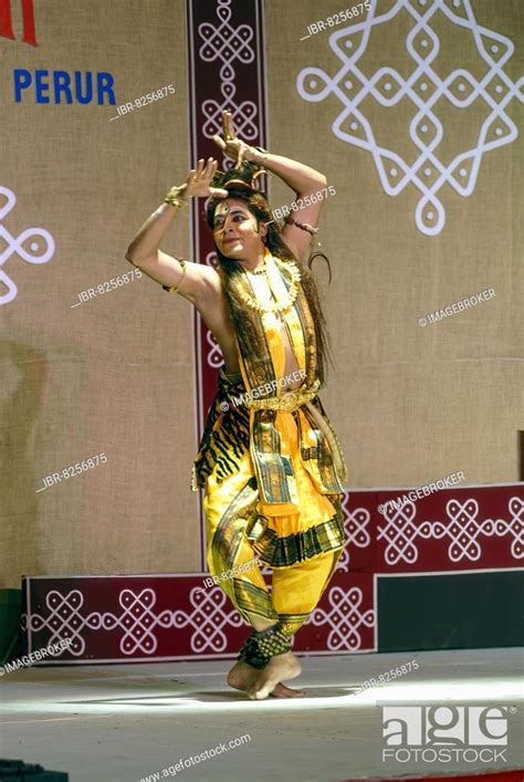 Shiva tandava dance in Bharatanatyam, classical dance of Tamil Nadu ...