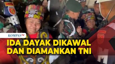 Detik Detik Ida Dayak Dikawal Dan Diamankan Tni Karena Warga Membludak