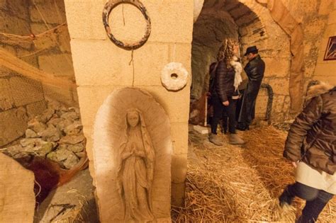 Lecce Nella Grotta Sulfurea Un Presepe Da Speleologi La Repubblica