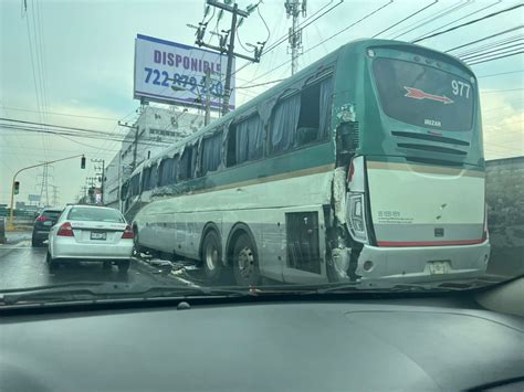 Lluvias Provocan Inundaciones En Toluca Y Metepec La Jornada Estado De México