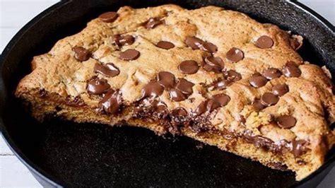 Cookie géant aux pépites de chocolat Simples et faciles La