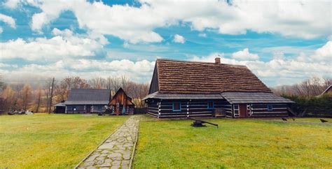 Muzeum Kultury Emkowskiej W Zyndranowej Wiat Karpackich Rozet