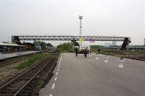 Blick vom Bahnsteig der Züge der Northern und North Eastern Line in