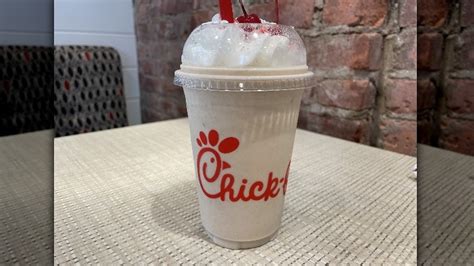 We Tried Chick Fil A S Autumn Spice Milkshake Here S How It Went