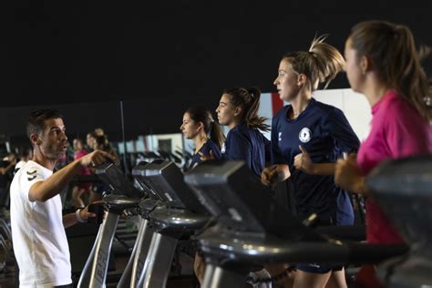 Fotos Del Entrenamiento De Las Jugadoras Del Zaragoza Club De F Tbol