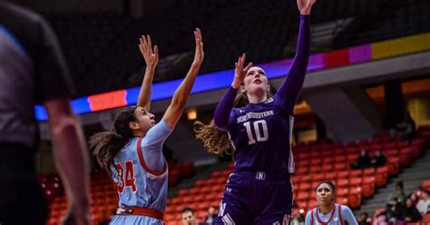 Rapid Reaction Northwestern Bests Uic In Cross Town Defensive