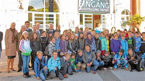 Sch Ler Aus Dem Zillertal Besuchen Tiefsee Ausstellung Im Lokschuppen