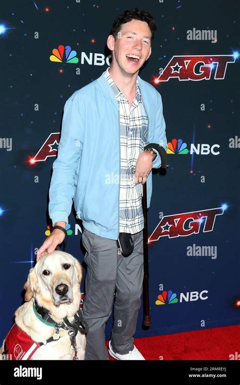 LOS ANGELES AOÛT 29 Ahren Belisle chien Al au America s Got Talent