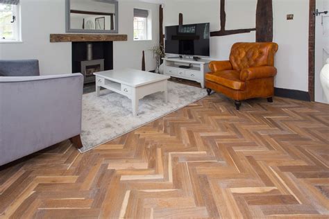 Oak Herringbone Flooring With Border