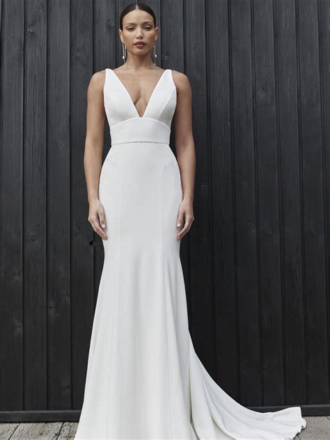 Sassi Holford Annika Bridal Annika Bridal Boutique