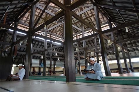 Pesona Sejarah Masjid Tuha Indrapuri Jakarta Islamic Centre