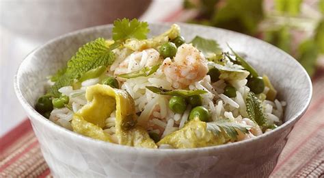 Egg Fried Rice With Prawns And Peas