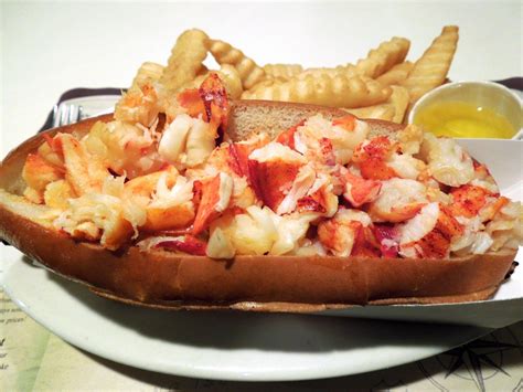 Where To Find The Best Connecticut Lobster Roll 7 Spots