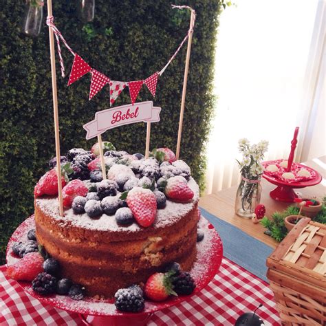 Naked Cake para festa infantil 20 inspirações fofas Baú de Menino