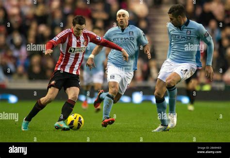 Manchester Citys Pablo Zabaleta Centre Hi Res Stock Photography And