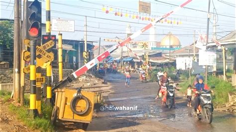 Palang Pintu Perlintasan Kereta Api Railway Crossing Ka