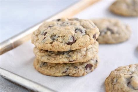 Thin And Crispy Oatmeal Cookies Mels Kitchen Cafe