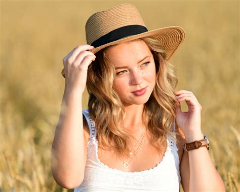 Download Lipstick Depth Of Field Hat Blonde Woman Model Hd Wallpaper