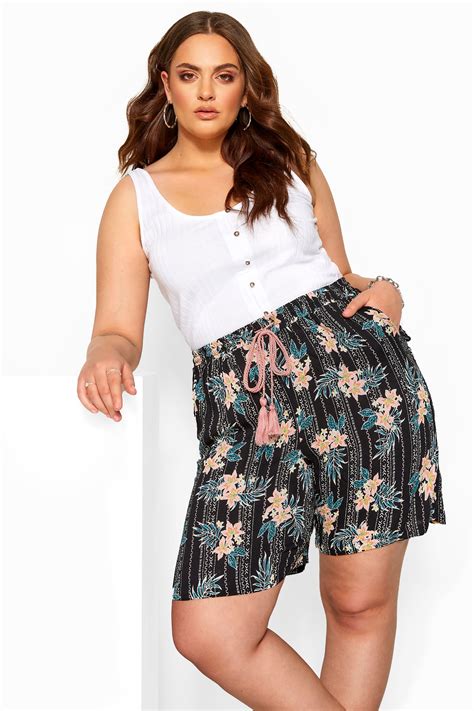 Black Floral Print Crinkle Shorts Yours Clothing