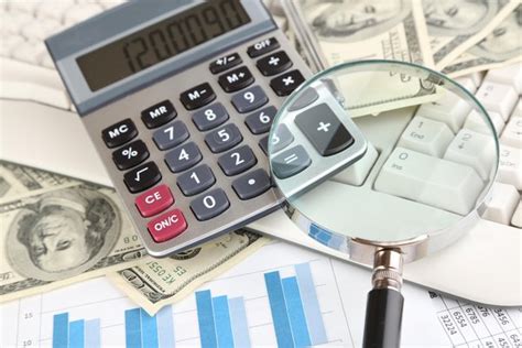Fiscales | Spanish to English Translation - SpanishDictionary.com
