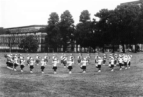 The Drums And Pipes 2nd Bn Gordon Highlanders At Fort William Calcutta In