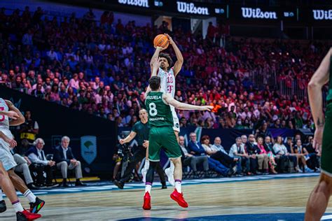 El Unicaja Sucumbe En Su Final Four Perry Fall El Tiro Para Ganar