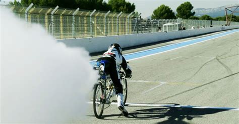 Video Rocket Bicycle Goes 207 Mph For A 14 Mile Pass In 7 Seconds