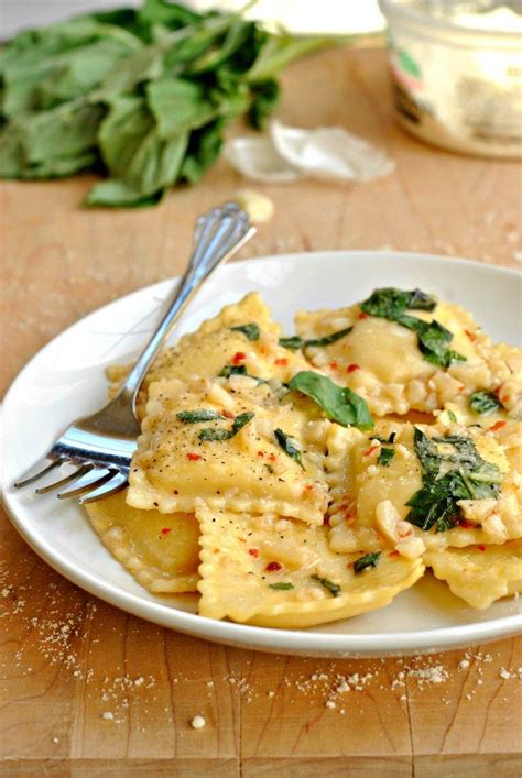 Creamy Cheese Ravioli Sauteed In A Light Sauce Of Garlic And Basil Ravioli With Garlic Basil