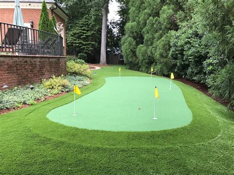 Custom Synthetic Golf Green Completes Backyard North Carolina