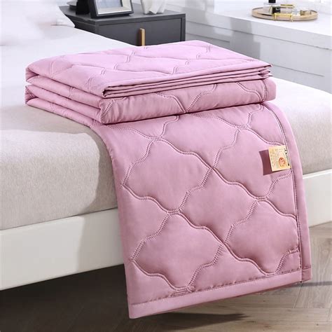Cooler Fiber Quilt Cold Effect Blanket Breathable Fabric Double Sided Design For Hot Sleepers