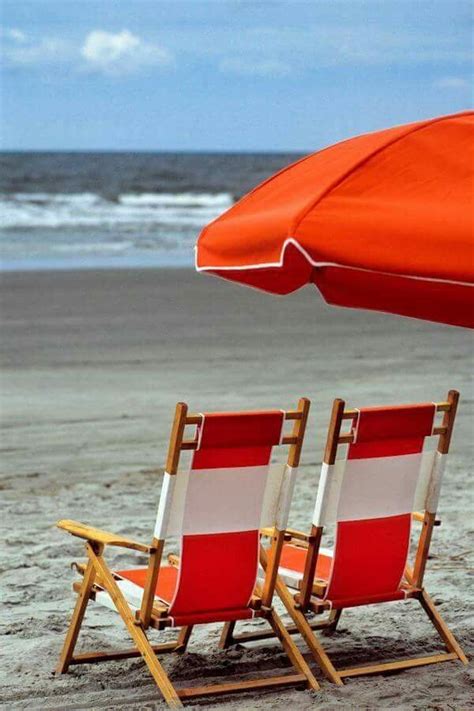 Pin By Gladys Paulino On Sombrillas Beach Chairs Red Beach Beach