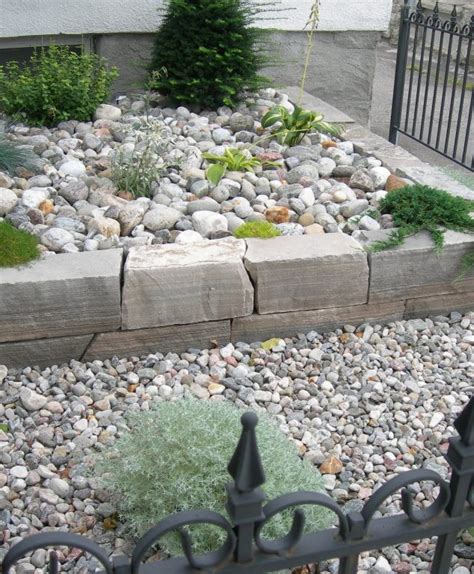 23 Extraordinary Stone Landscape Edging Ideas - Home, Family, Style and ...