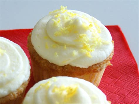 Vanille Cupcakes Mit Buttercreme Frosting Einfach And Lecker