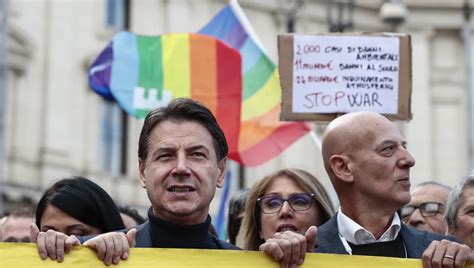 Manifestazione Per La Pace A Roma Oggi Al Corteo Conte E Letta La