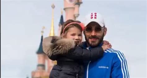 Karim Benzema Complice Avec Sa Fille Melia Disneyland Paris Vid O