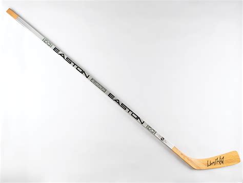 Wayne Gretzky Signed Hockey Stick | RR Auction