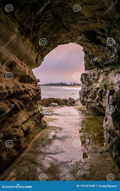 Wormhole At Queenscliff Head In Manly Stock Photo Image Of Cliff