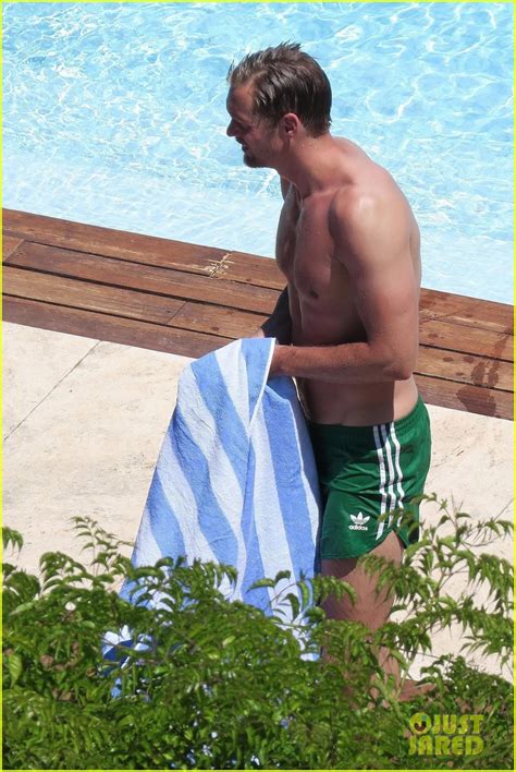 Photo Alexander Skarsgard Bares Hot Body In The Pool 11 Photo