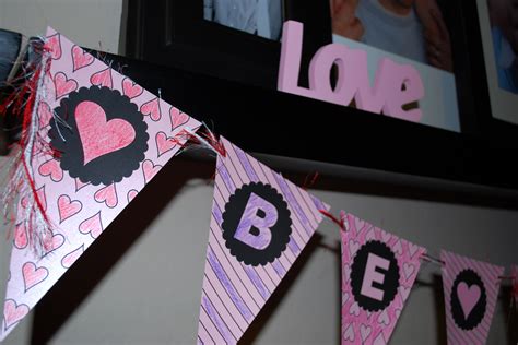 DIY Valentine Banner - Paging Supermom