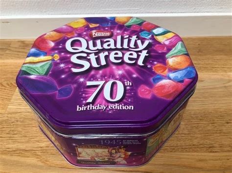 Se produkter som liknar Quality Street 70th birthday på Tradera