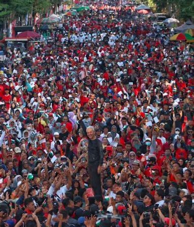 Makassar Pecah Ganjar Puji Antusiasme Warga Sulsel Ikuti Jalan Sehat