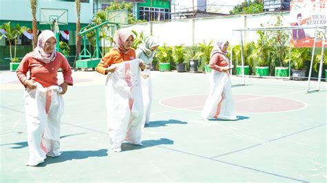 Semarak Dan Kompak Lomba Bapak Ibu Guru Tata Usaha Dan Siswa Siswi