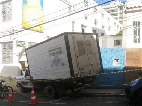 G Caminh O Atropela E Mata Pedestre Em Cal Ada No Centro De Juiz De