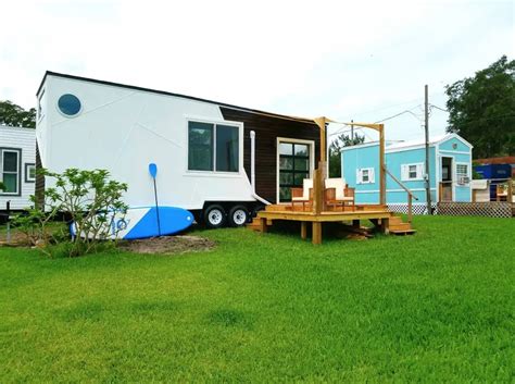 Lakefront Tiny House With Modern Amenities In Orlando Community