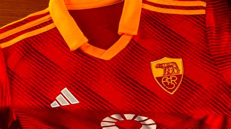 La Roma Presenta La Maglia Ufficiale Per Il Derby Ecco I Dettagli