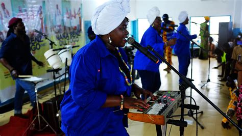 Togo Le Tour Des Clac En Nana Benz Agora Francophone L