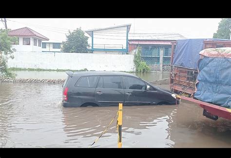 Hujan Deras Guyur Kota Semarang Jalur Pantura Kaligawe Hingga Rusunawa