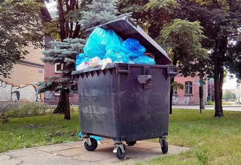 Ceny opłat za wywóz śmieci idą w górę Jest nowy cennik 7DNI